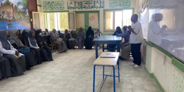 محافظ أسوان يتابع دورات ريادة الأعمال وتمكين المرأة بالقرى 2 - جريدة المساء محافظ أسوان يتابع دورات ريادة الأعمال وتمكين المرأة بالقرى 1 - جريدة المساء