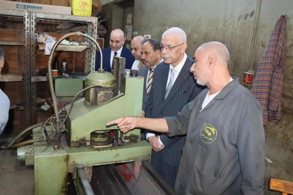 "القاصد" خلال تفقده مطابع جامعة المنوفية.. يبحث تحويلها لدار نشر و سبل تعظيم الاستفادة من الموارد الذاتية 21 - جريدة المساء