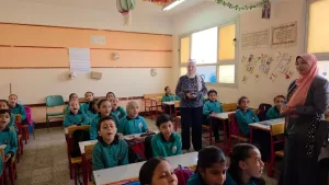 مدير عام الشروق التعليمية تزور مدرسة الشروق وتتابع العملية التعليمية وفعاليات الانتخابات 27 - جريدة المساء