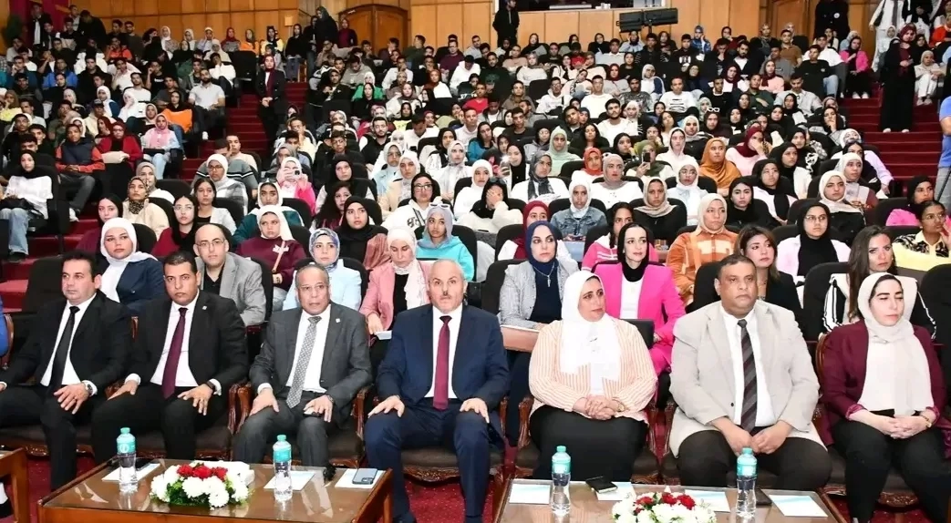 جامعة القناة تنظم الملتقى المهني الأول للقطاع المالي والمصرفي 18 - جريدة المساء