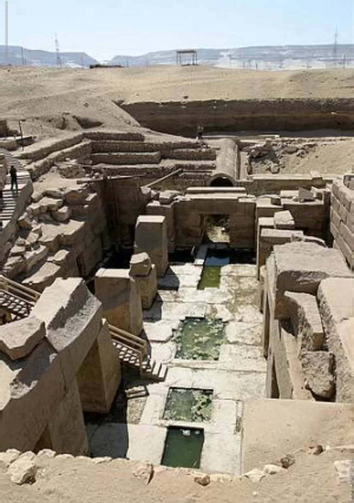 معبد الأوزريون