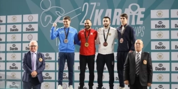 وزير الشباب والرياضة يهنئ فراعنة الكاراتيه لتصدرهم بطولة العالم بالقاهرة 1 - جريدة المساء