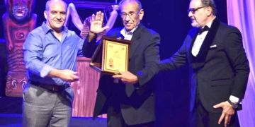 حفل افتتاح مهرجان الفضاءات غير التقليدية. بأكاديمية الفنون يكرم الدكتور مجدي كامل 1 - جريدة المساء