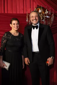 توافد الفنانين من مصر ودول العالم علي الريد كاربت بمهرجان شرم الشيخ الدولي للمسرح الشبابي 27 - جريدة المساء