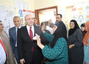 محافظ بني سويف يتابع انتظام أعمال التصويت خلال تفقده عدد من اللجان 27 - جريدة المساء