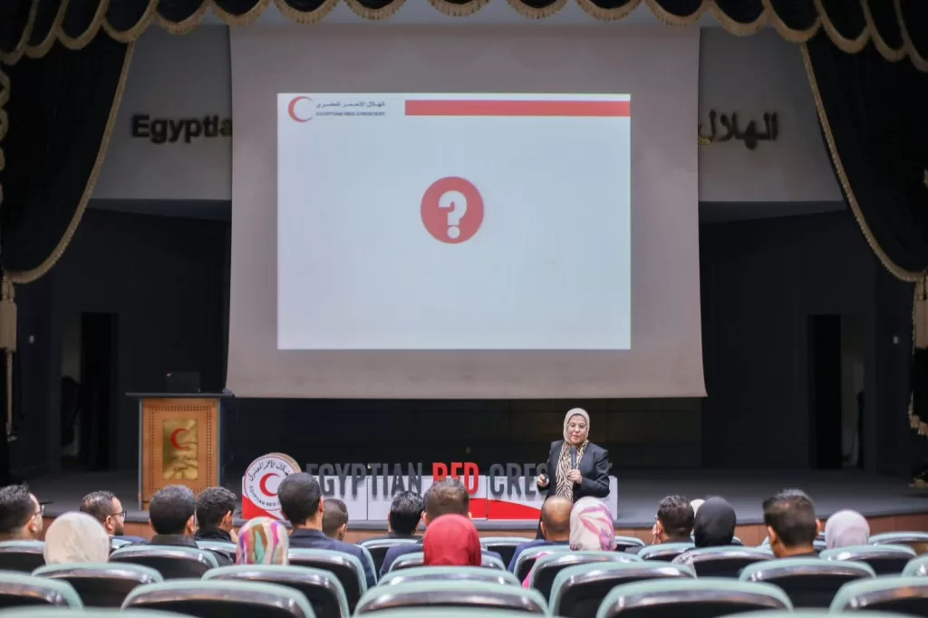 "اتحاد بشبابها" يزور الهلال الأحمر ويشارك في تعبئة المساعدات الإنسانية لغزة 23 - جريدة المساء