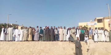 احتشاد المئات من اهالي مرسى علم أمام اللجان الانتخابية 1 - جريدة المساء