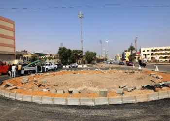 نائب محافظ أسوان يتفقد مشروع تطوير طريق السادات 17 - جريدة المساء