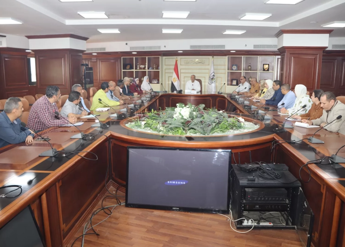 السكرتير العام يعقد اجتماعًا موسعًا لمناقشة الاستعدادات النهائية لانطلاق انتخابات مجلس النواب ببني سويف 19 - جريدة المساء