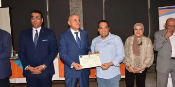 محافظ بني سويف يؤكد أهمية التحديث المؤسسي ورفع كفاءة الجهاز التنفيذي 1 - جريدة المساء