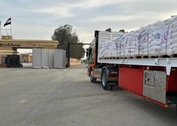 الهلال الأحمر المصرى يدفع بزاد العزة الـ 83 لأهل غزة