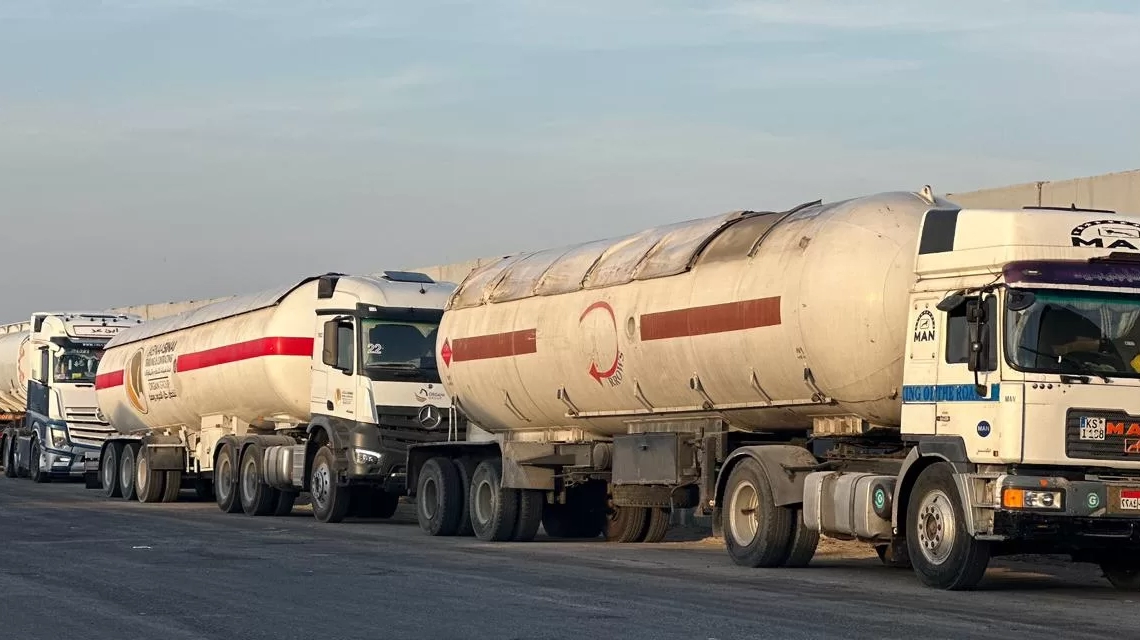 الهلال الأحمر المصرى يمد أهل غزة بالمساعدات