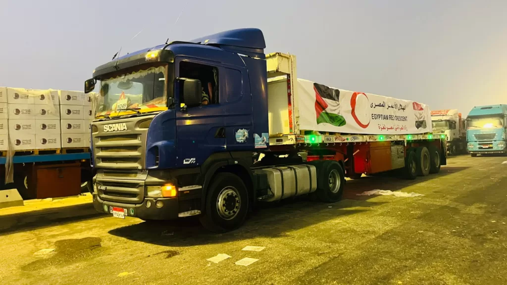 الهلال الأحمر يمد غزة بـ 220 ألف سلة غذائية و 104 ألف قطعة ملابس 23 - جريدة المساء