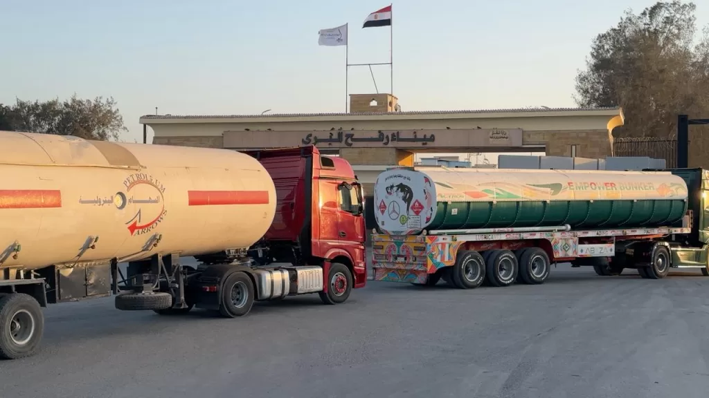 الهلال الأحمر يمد غزة بـ 220 ألف سلة غذائية و 104 ألف قطعة ملابس 21 - جريدة المساء