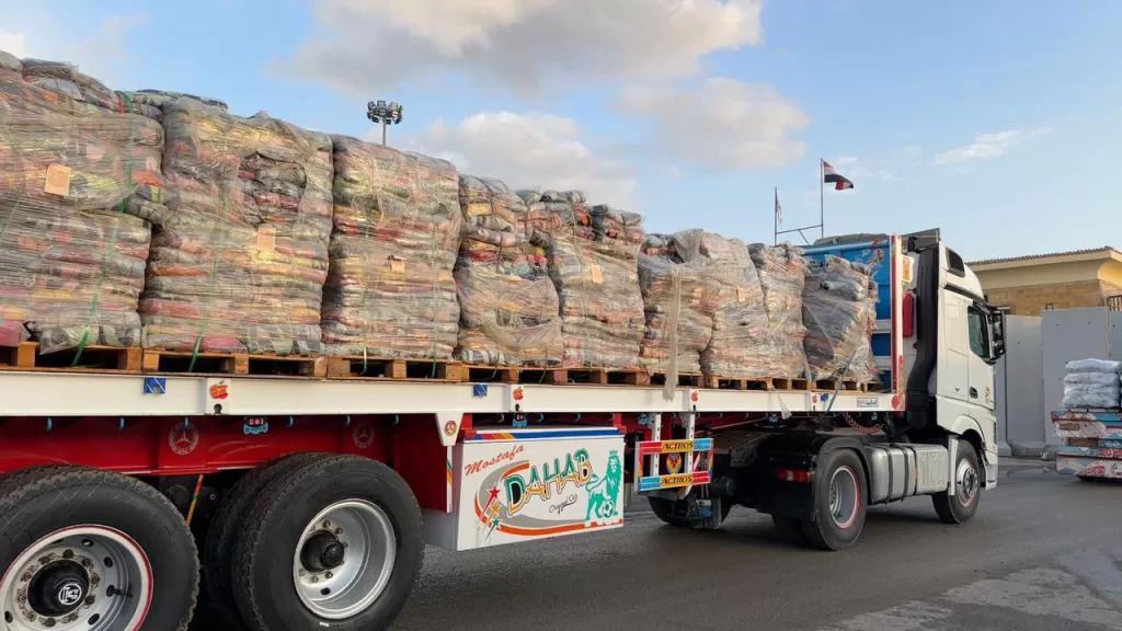 الهلال الأحمر يدفع بأكثر من 12 ألف طن من المساعدات الإنسانية العاجلة لغزة 25 - جريدة المساء