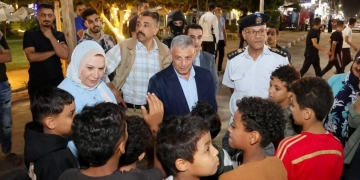 محافظ الاسماعيلية: "لن نتوقف عن مفاجأة رؤساء الأحياء ليلاً.. وعقوبات فورية لمن يستولي علي حق المواطن في رصيف آمن!" 1 - جريدة المساء