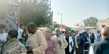 تواجد ملحوظ لكبار السن أمام لجان الانتخابات فى مدينة مرسى علم 1 - جريدة المساء