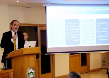 د. عمرو عثمان خلال المؤتمر