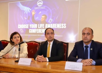 د. عمرو عثمان خلال المؤتمر