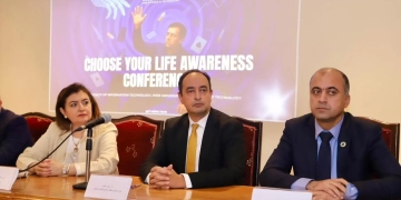 د. عمرو عثمان خلال المؤتمر