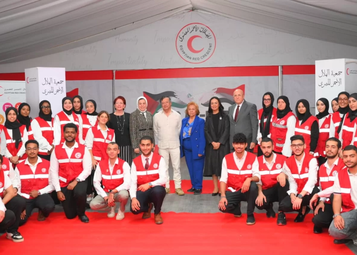 رئيس جمهورية كولومبيا يزور الهلال الأحمر المصري