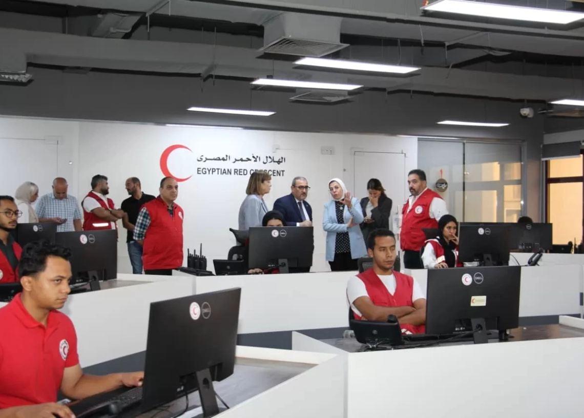 زيارة الوفد الأممى لمقر الهلال الأحمر