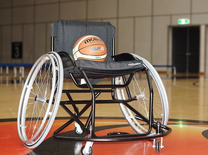 كرسى متحرك رياضى لذوى الإعاقة