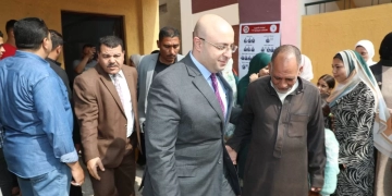 محافظ بني سويف يتفقد اللجان الانتخابية ويشدد على سير الانتخابات 1 - جريدة المساء