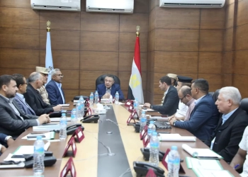 محافظ البحر الأحمر يتابع سير العملية الانتخابية من غرفة العمليات 27 - جريدة المساء