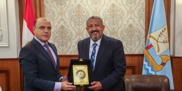 محافظ كفرالشيخ يكرم اللواء حسن عبدالغني تقديرًا لجهوده خلال فترة عمله في تطوير منظومة مياه الشرب والصرف الصحي 1 - جريدة المساء