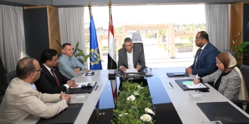 فى بشرى سارة .. محافظ أسوان: موافقة الهيئة العامة للتأمين الصحى الشامل على صرف العلاج لأصحاب الأمراض المزمنة كل شهرين بدلاً من شهر واحد 1 - جريدة المساء