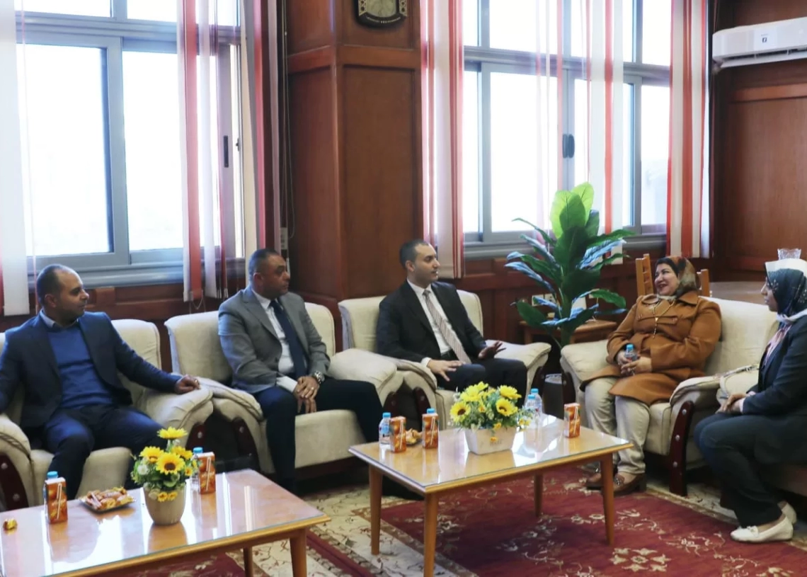 المحافظ يتابع فعاليات حملة التوعية بالأمن السيبراني بجامعة كفرالشيخ 20 - جريدة المساء المحافظ يتابع فعاليات حملة التوعية بالأمن السيبراني بجامعة كفرالشيخ 19 - جريدة المساء