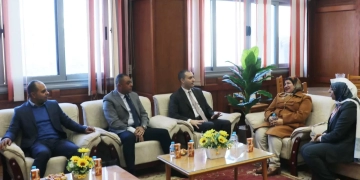 المحافظ يتابع فعاليات حملة التوعية بالأمن السيبراني بجامعة كفرالشيخ 2 - جريدة المساء المحافظ يتابع فعاليات حملة التوعية بالأمن السيبراني بجامعة كفرالشيخ 1 - جريدة المساء