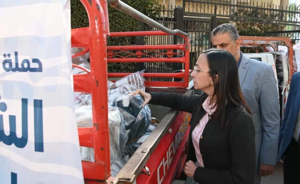 محافظ البحيرة تشيد بصناع الخير لتوزيع 3000 بطانية للأسر 21 - جريدة المساء محافظ البحيرة تشيد بصناع الخير لتوزيع 3000 بطانية للأسر 20 - جريدة المساء