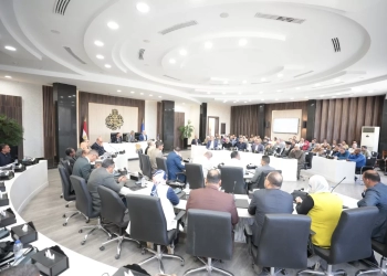 محافظ أسوان يشدد على مسئولى التموين ببمتابعة المجمعات وسلاسل الهايبر ماركت 23 - جريدة المساء