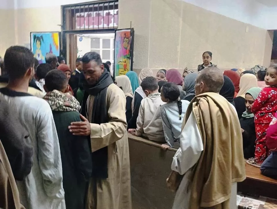 محافظ أسوان : تأمين صناديق الإقتراع لجولة الإعادة للمرحلة الأولى لإنتخابات مجلس النواب وتسليمها للجان الفرز 20 - جريدة المساء محافظ أسوان : تأمين صناديق الإقتراع لجولة الإعادة للمرحلة الأولى لإنتخابات مجلس النواب وتسليمها للجان الفرز 19 - جريدة المساء