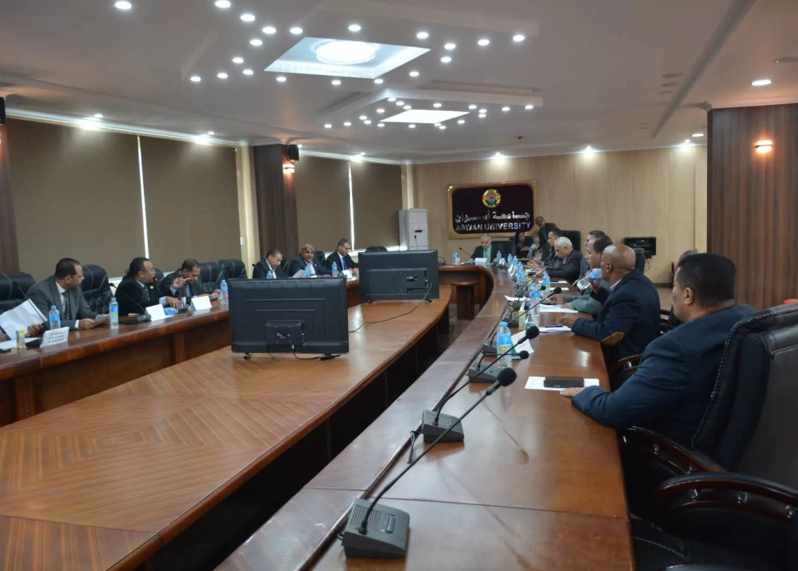 مجلس جامعة أسوان يستعرض سير أعمال امتحانات الفصل الدراسي الأول 19 - جريدة المساء