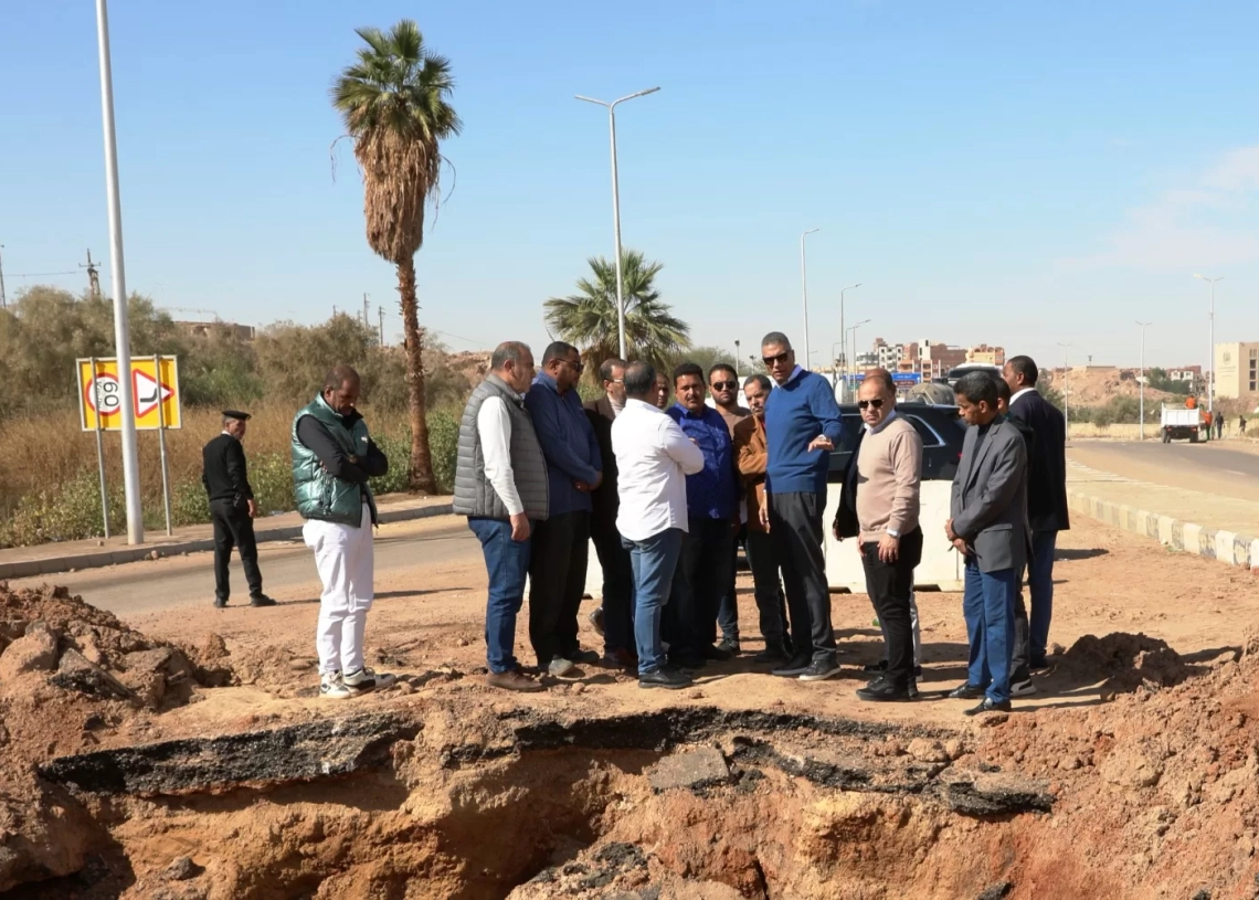 محافظ أسوان يوجه لرفع كفاءة الشوارع وإعادة الشئ لأصله بالطرق وتنفيذ أعمال التطوير والتجميل للإستعداد لأعياد الميلاد ورأس السنة 19 - جريدة المساء محافظ أسوان يوجه لرفع كفاءة الشوارع وإعادة الشئ لأصله بالطرق وتنفيذ أعمال التطوير والتجميل للإستعداد لأعياد الميلاد ورأس السنة 18 - جريدة المساء