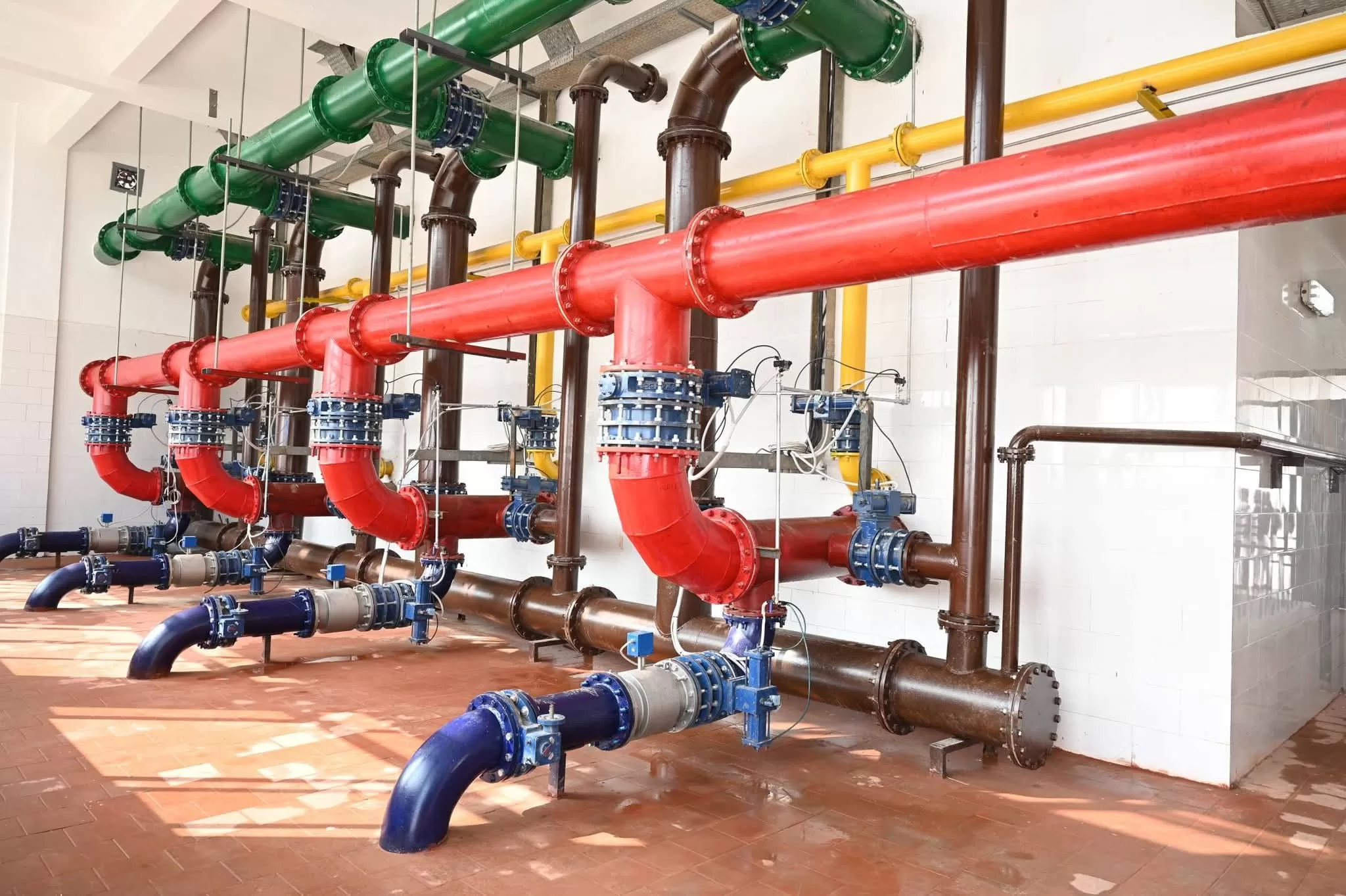 نائب رئيس الوزراء ووزير الصناعة والنقل يتفقد منطقتي "قفط" و"هو" الصناعيتين بقنا 42 - جريدة المساء