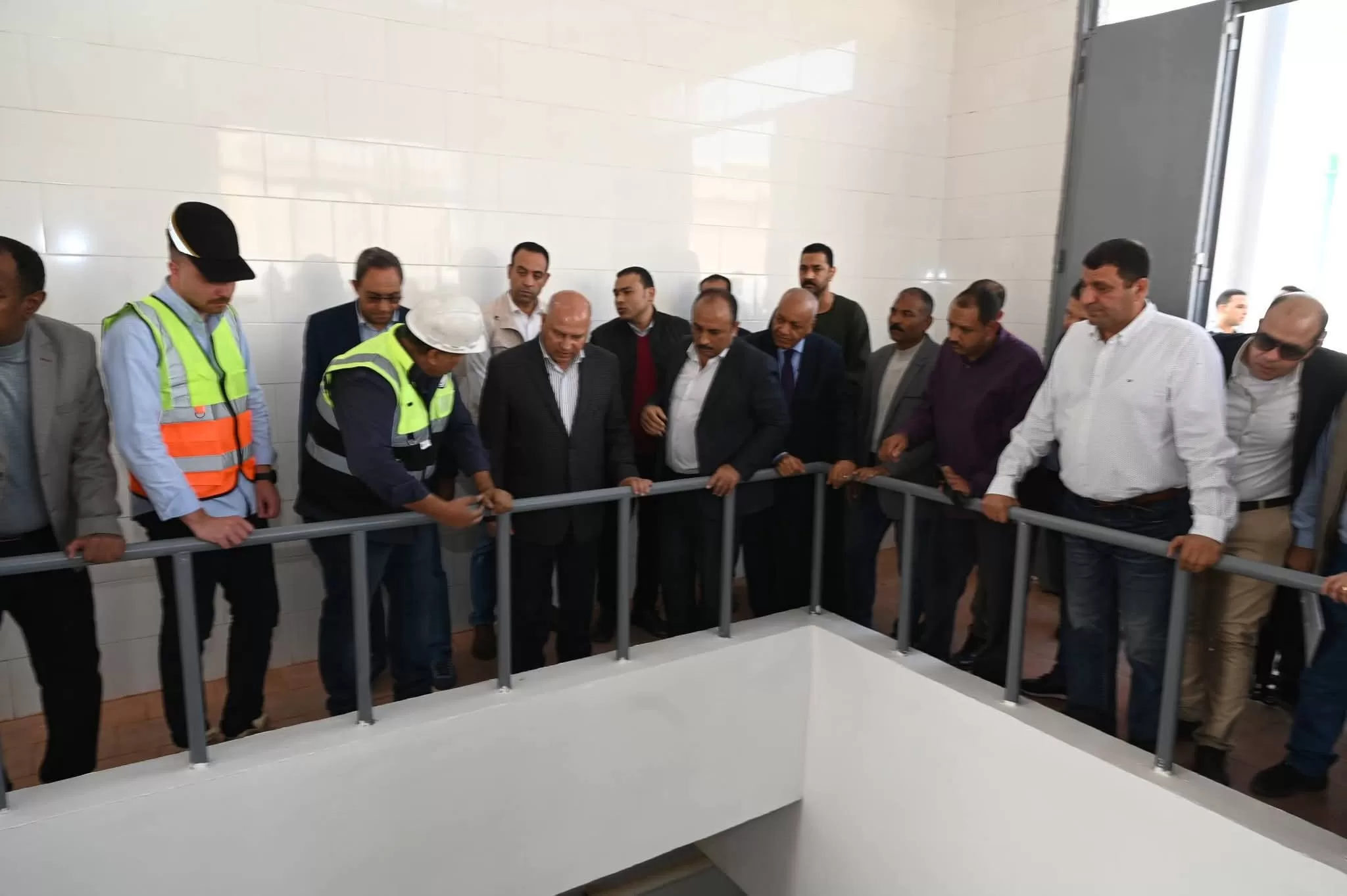 نائب رئيس الوزراء ووزير الصناعة والنقل يتفقد منطقتي "قفط" و"هو" الصناعيتين بقنا 54 - جريدة المساء