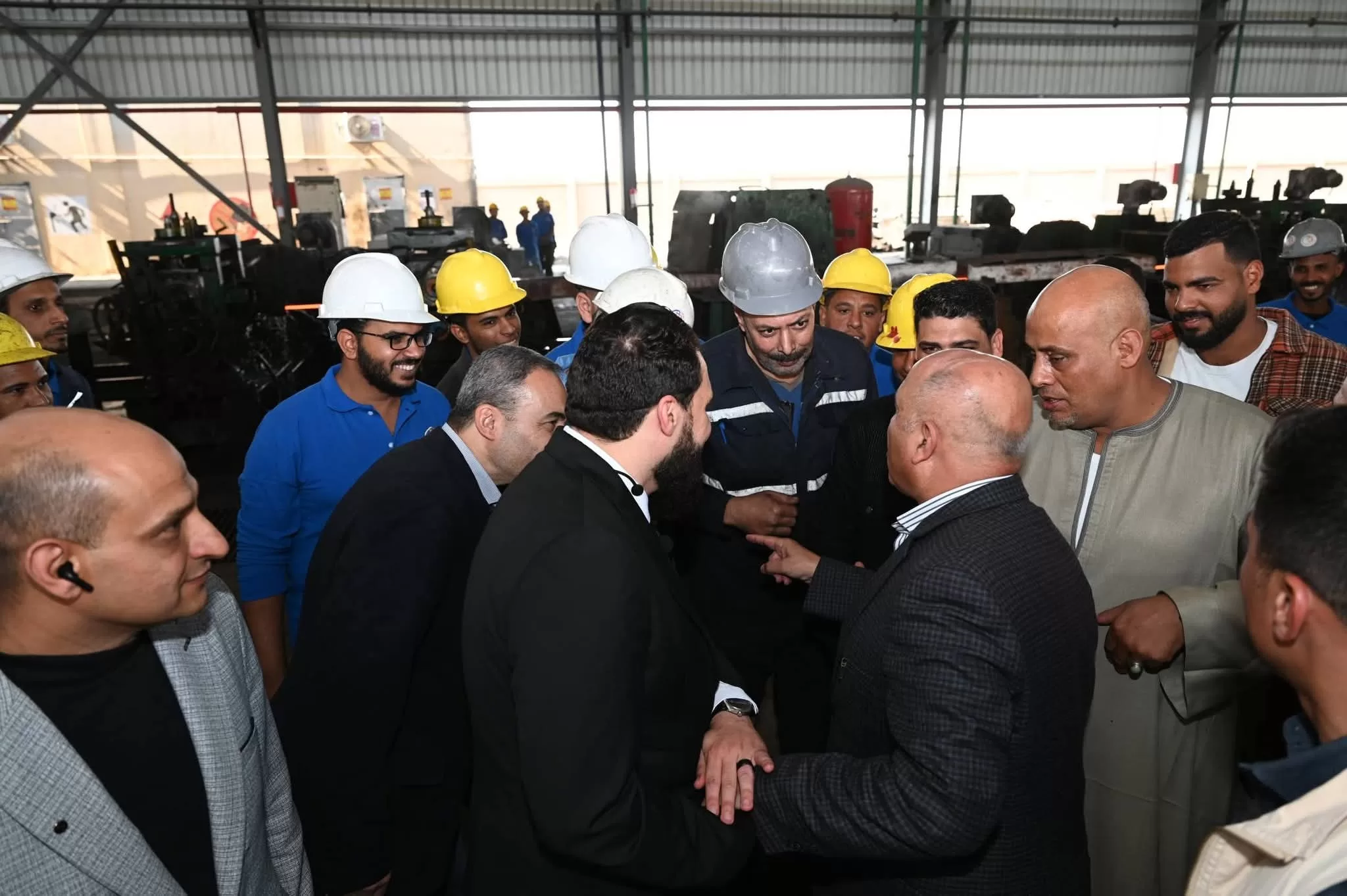 نائب رئيس الوزراء ووزير الصناعة والنقل يتفقد منطقتي "قفط" و"هو" الصناعيتين بقنا 74 - جريدة المساء