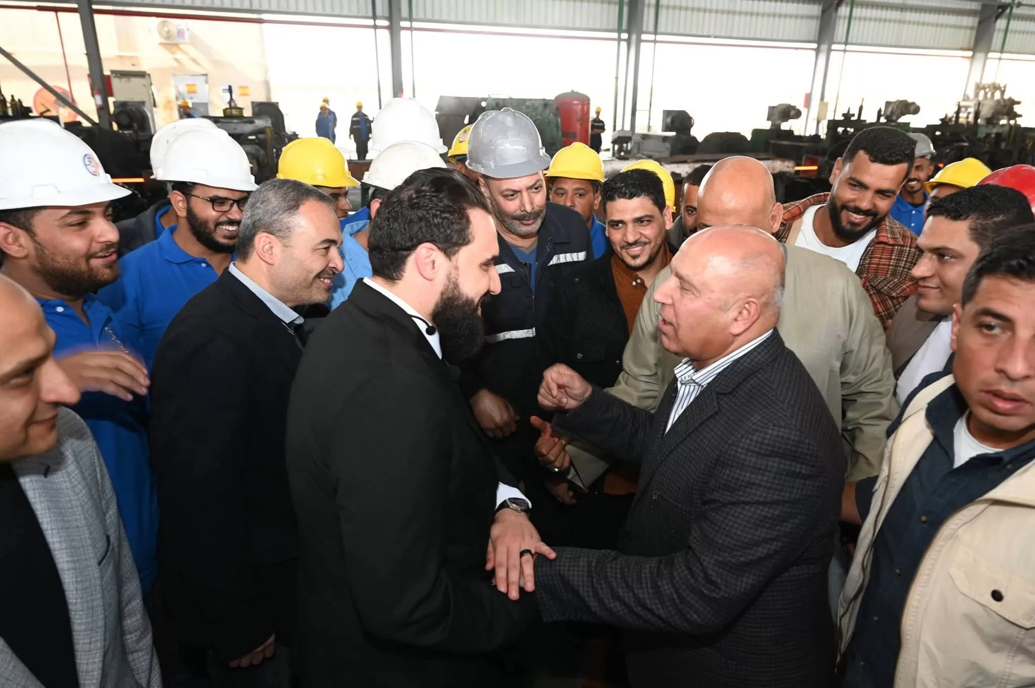 نائب رئيس الوزراء ووزير الصناعة والنقل يتفقد منطقتي "قفط" و"هو" الصناعيتين بقنا 76 - جريدة المساء