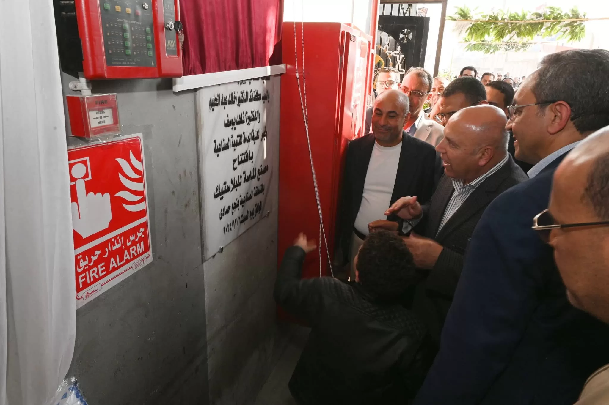 نائب رئيس الوزراء ووزير الصناعة والنقل يتفقد منطقتي "قفط" و"هو" الصناعيتين بقنا 22 - جريدة المساء