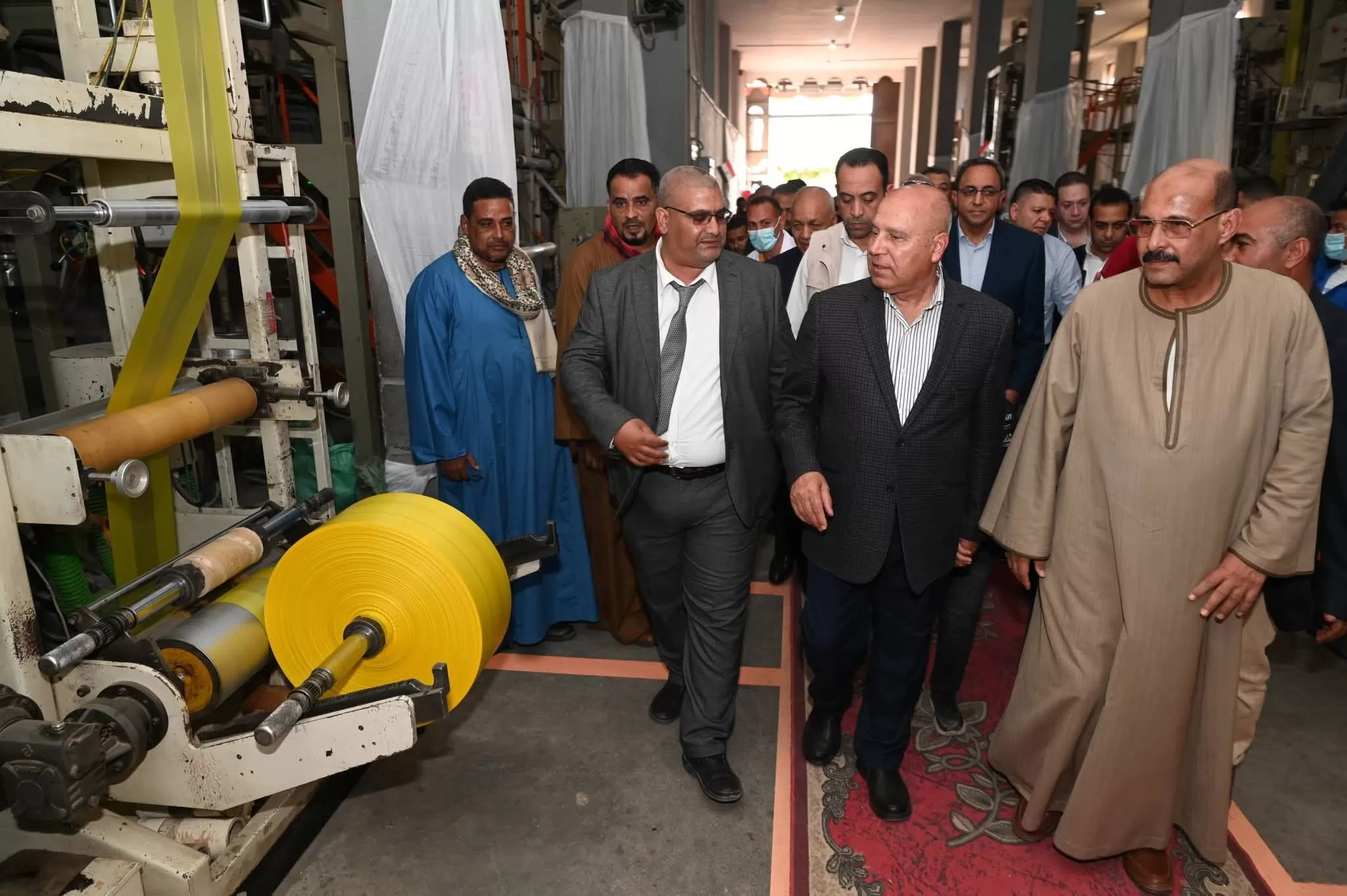 نائب رئيس الوزراء ووزير الصناعة والنقل يتفقد منطقتي "قفط" و"هو" الصناعيتين بقنا 20 - جريدة المساء