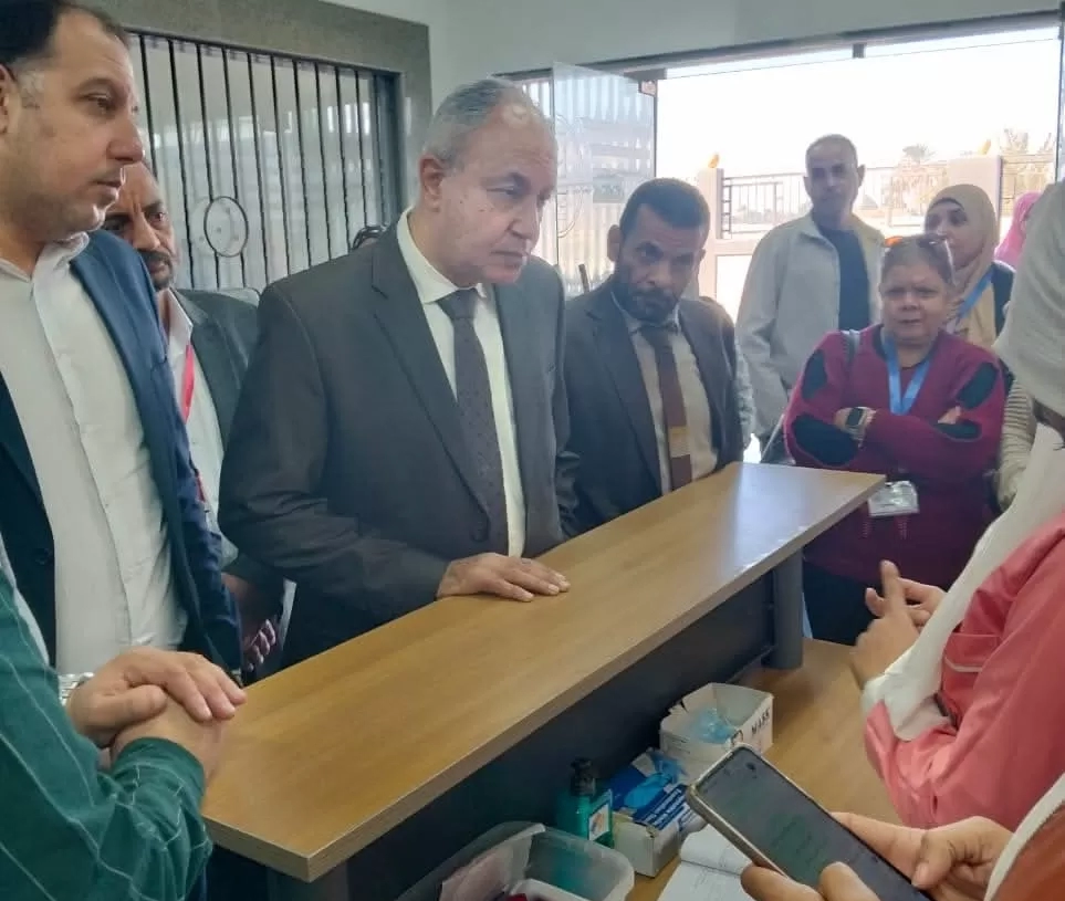 وكيل وزارة الصحة بالجيزة يتفقد وحدتي الود والفهميين بالصف 17 - جريدة المساء