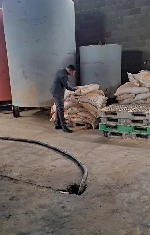 ضبط 15 طن زيوت سيارات مغشوشة داخل مصنع مخالف .. بالمنوفية 20 - جريدة المساء ضبط 15 طن زيوت سيارات مغشوشة داخل مصنع مخالف .. بالمنوفية 19 - جريدة المساء