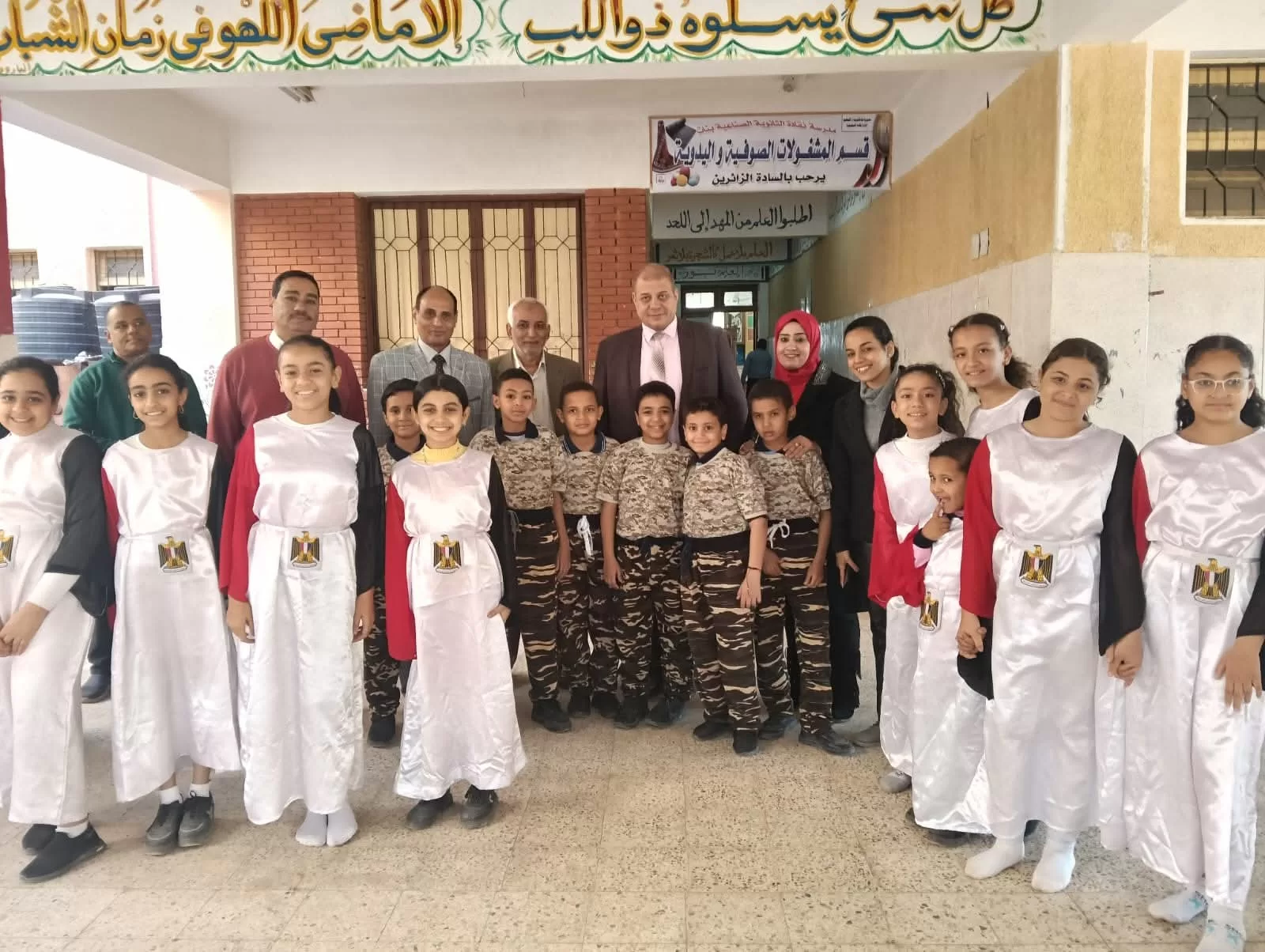 وكيل تعليم قنا يقود فريق «الأتوبيس الطائر» ويواصل جولاته الميدانية المفاجئة على مدارس نقادة 46 - جريدة المساء وكيل تعليم قنا يقود فريق «الأتوبيس الطائر» ويواصل جولاته الميدانية المفاجئة على مدارس نقادة 45 - جريدة المساء