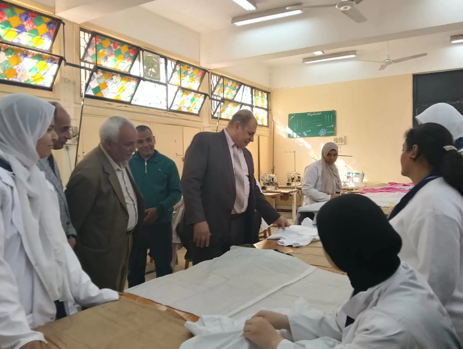 وكيل تعليم قنا يقود فريق «الأتوبيس الطائر» ويواصل جولاته الميدانية المفاجئة على مدارس نقادة 39 - جريدة المساء