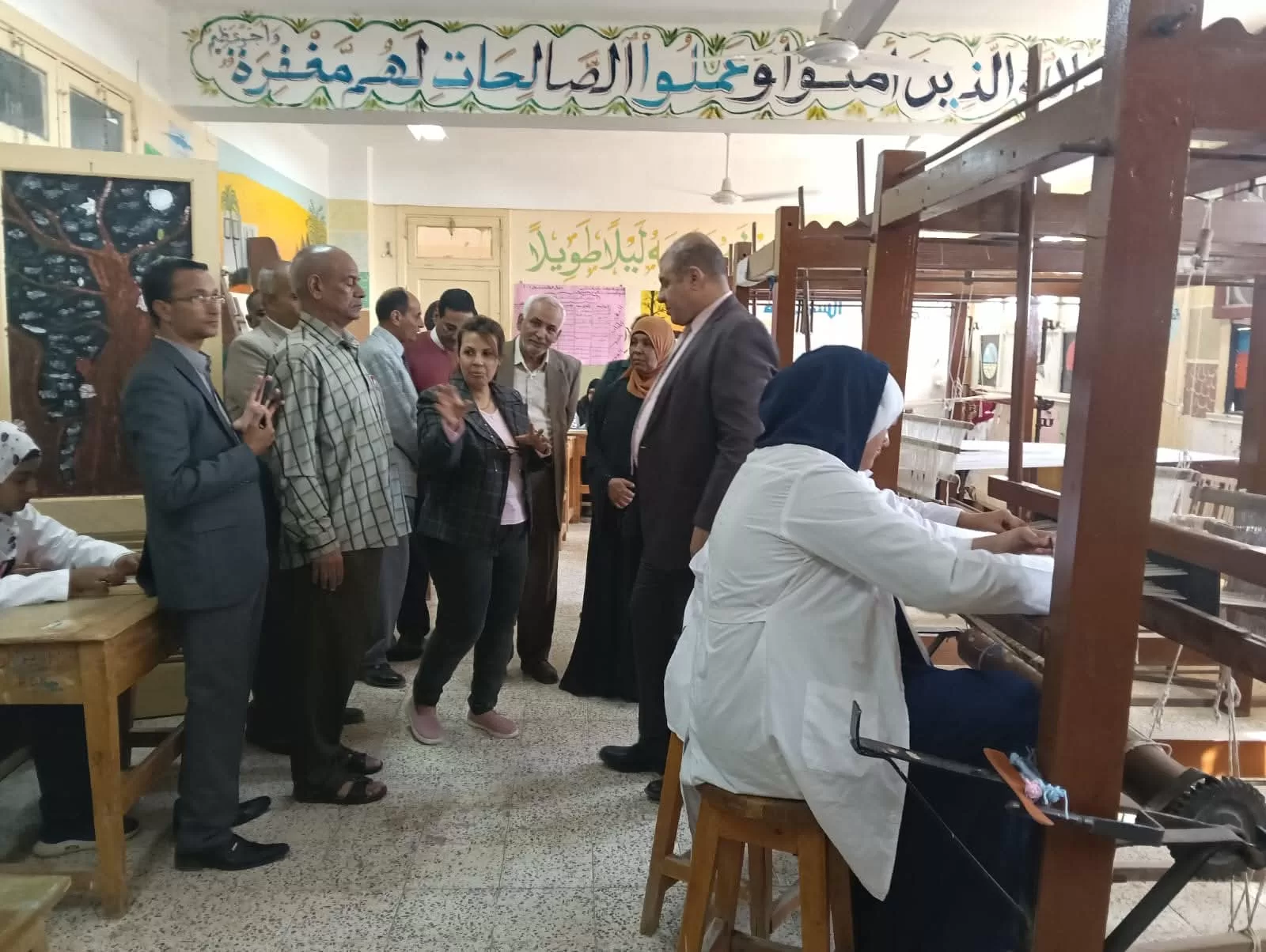 وكيل تعليم قنا يقود فريق «الأتوبيس الطائر» ويواصل جولاته الميدانية المفاجئة على مدارس نقادة 27 - جريدة المساء