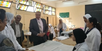 وكيل تعليم قنا يقود فريق «الأتوبيس الطائر» ويواصل جولاته الميدانية المفاجئة على مدارس نقادة 1 - جريدة المساء